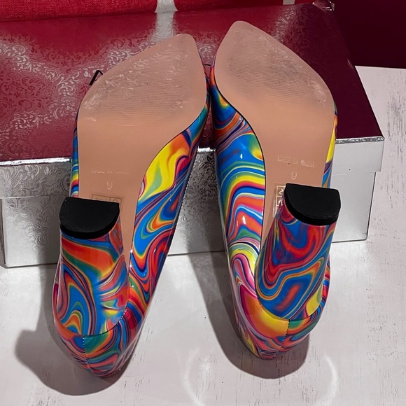 Aachcol Vibrant Multicolor Swirl Women's Heels - Picture 7 of 9